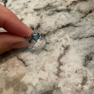 Fragrant Jewels ring heart opalescent size 5